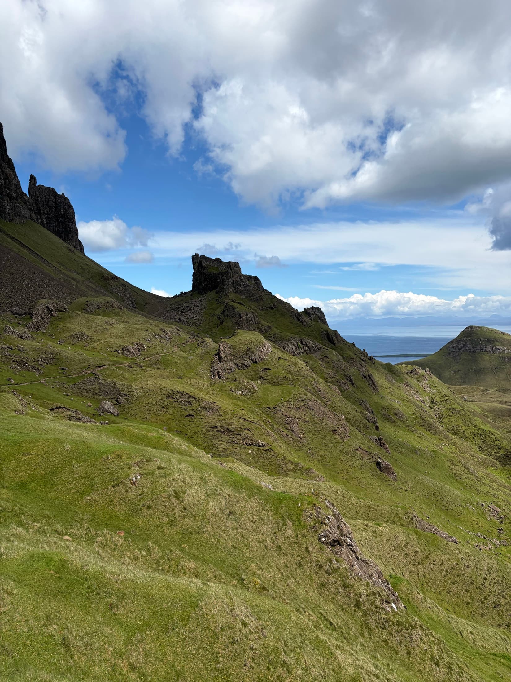 JPEG preview of the coastal mountains HEIC sample